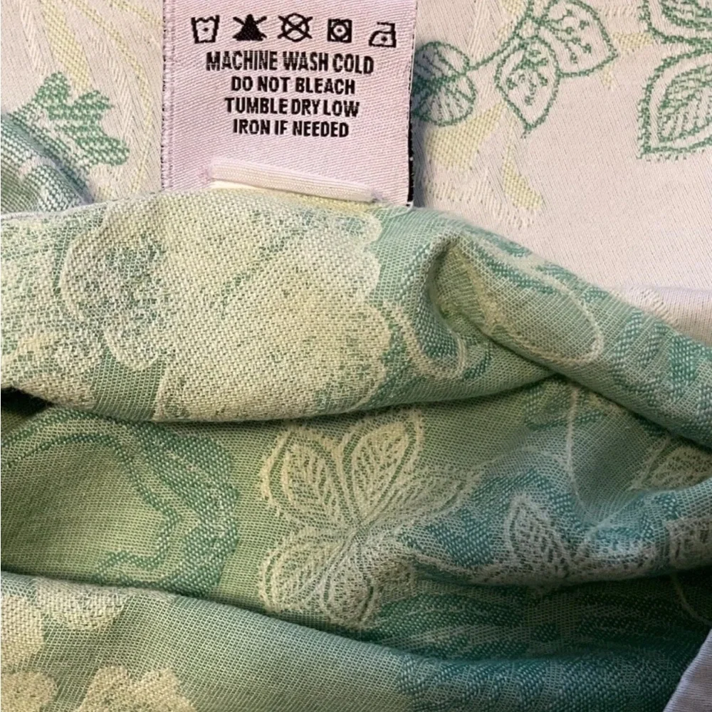 Pinzon 5  Pillow Cases  / Medallion Floral Portugal 100% Cotton